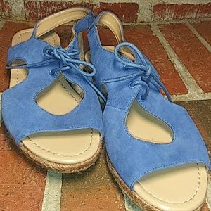 Blue Suede Naturlizer